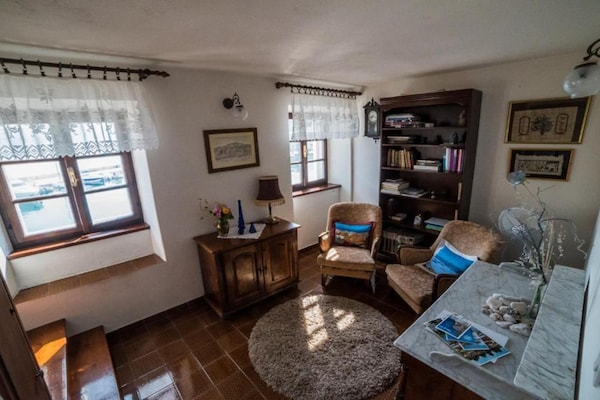 Authentiek stenen appartement met zeezicht op eiland Brač, 30m van strand - thumbnail 2