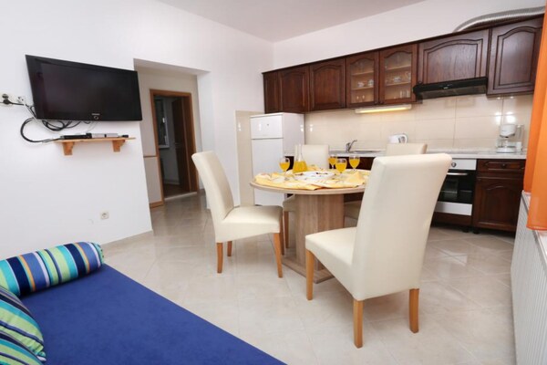 One-bedroom Apartment With Terrace (A2) - Trogir