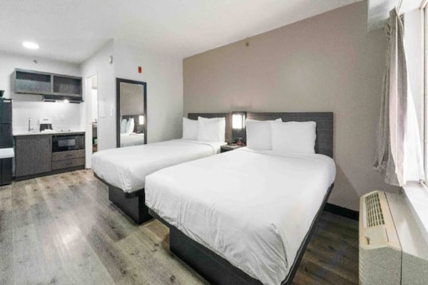 2 Beds  Smoking Deluxe - Decatur, GA