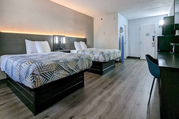 2 Full Beds  Micfridge - Beverly, MA