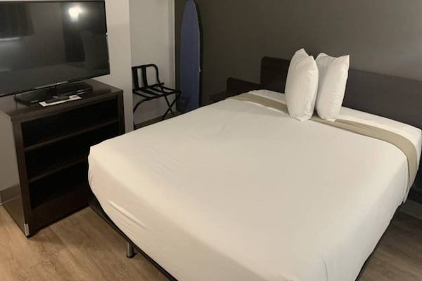 1 Queen Bed  Smoking Kitchen - Chesapeake Bay