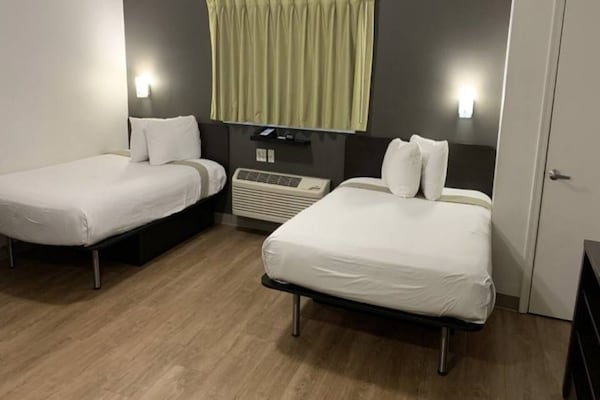 2 Full Beds  Premium Kitchen Non-smoking - Hampton, VA