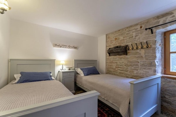 Luxe villa met privézwembad bij Sveti Lovrec, 8 personen - thumbnail 5