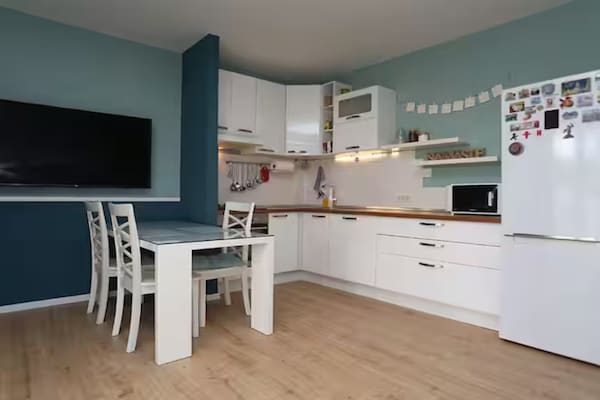 Romantisch appartement met balkon nabij het strand van Kaštel Lukšić - thumbnail 2