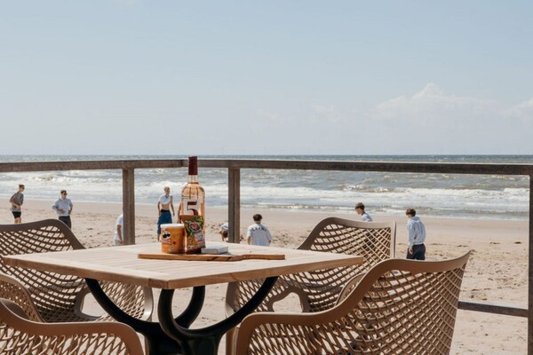 Zeehut Petten: Uniek strandhuis met privéterras aan de Noordzee - thumbnail 3