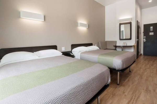 2 Queen Beds  Suite Non-smoking Kitchen - Corpus Christi, TX