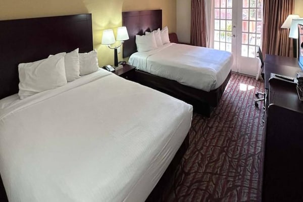 2 Queen Beds Mobility Accessible Tub Nsmk - Dallas, TX