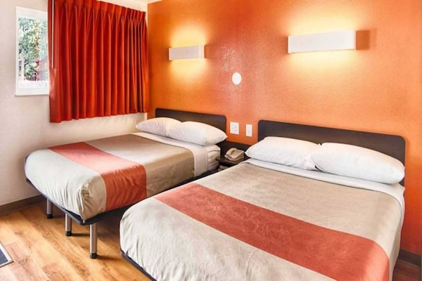 2 Full Beds - Mammoth Lakes, CA