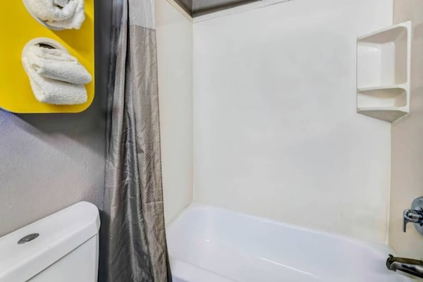 Romantische suite met whirlpool en kingsize bed in Balch Springs - thumbnail 5