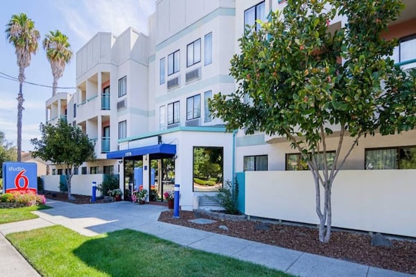 3 Full Beds  Non-smoking - Walnut Creek, CA