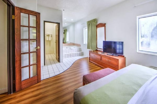 Rustiek appartement in Dallas met zwembad, WiFi en huisdieren welkom - thumbnail 3