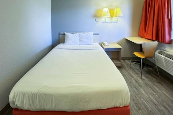 1 Full Bed  Non-smoking Kitchen - Wyoming
