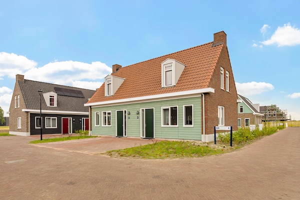 Dijkhuys Binnen: stijlvol vakantiehuis in hartje Medemblik - thumbnail 1