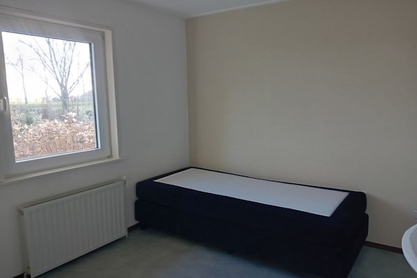 Ruim landelijk vakantiehuis met pooltafel en trampoline nabij Heeg - thumbnail 6
