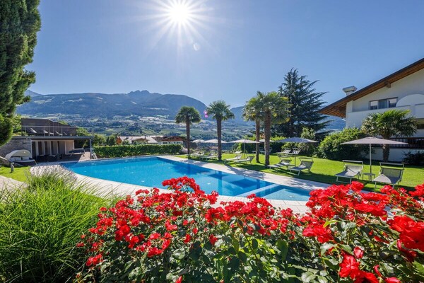 Ruim vakantiehuis met zwembad en sauna bij Dorf Tirol - thumbnail 4