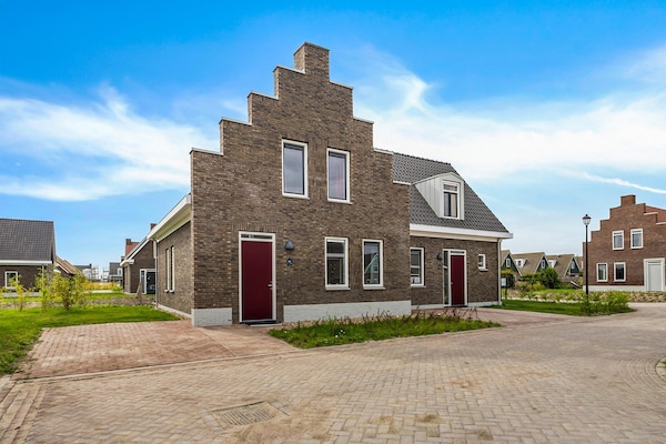 Korenhuys: luxe vrijstaand vakantiehuis aan het water in Medemblik - thumbnail 1
