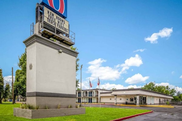 2 Full Beds Non-smoking Kitchen - Port Arthur, TX
