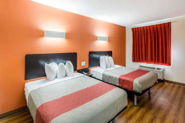 2 Queen Beds  Non-smoking - Highland Park