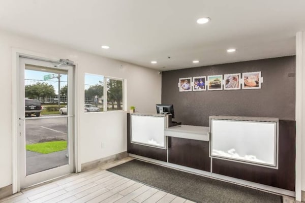 2 Full Bed Smoking - Jacksonville