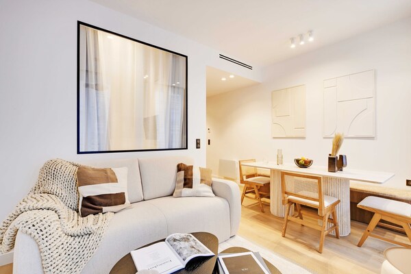 Licht Scandinavisch appartement in de Marais, vlakbij Centre Pompidou - thumbnail 4
