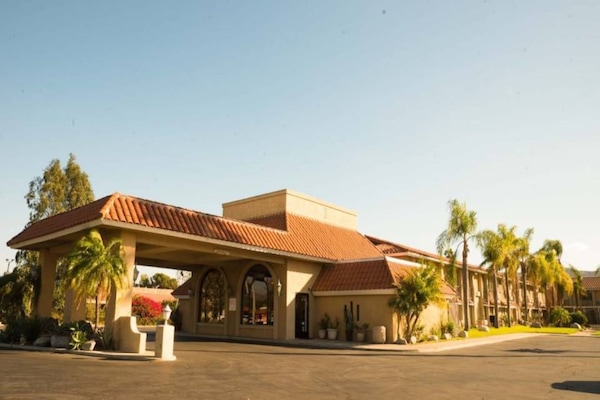 Comfortabel appartement in Anaheim Hills met zwembad, vlakbij Disneyland - thumbnail 2