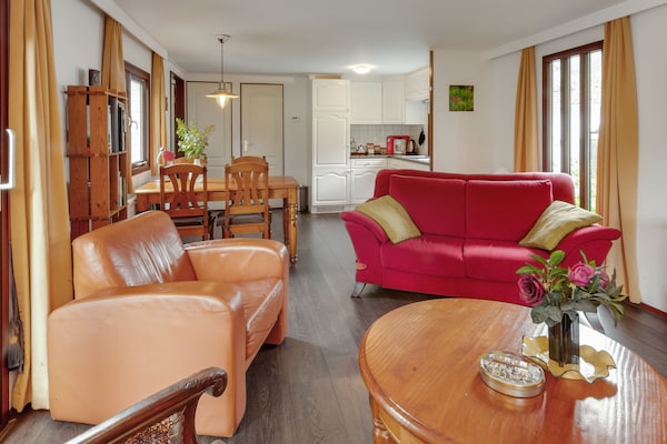 Huisje Arti: Artistiek chalet in bosrijk Stegeren voor 4 personen - thumbnail 1