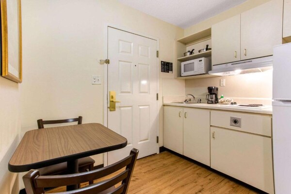 Compact appartement met kitchenette bij Myrtle Beach – honden welkom - thumbnail 3