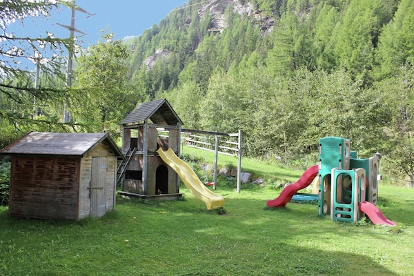 Vrijstaand chalet voor 6 personen met tuin in Saas Balen, 2,5 km van de skilift - thumbnail 6