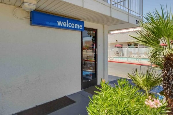 1 Full Bed  Ada/ri Shower - Tempe, AZ