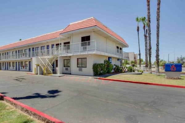 2 Full Beds  Micfridge - Tempe, AZ