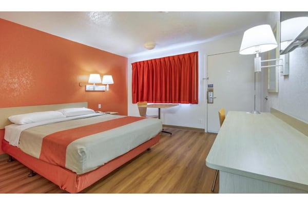 1 Full Bed Premium - Phoenix, AZ
