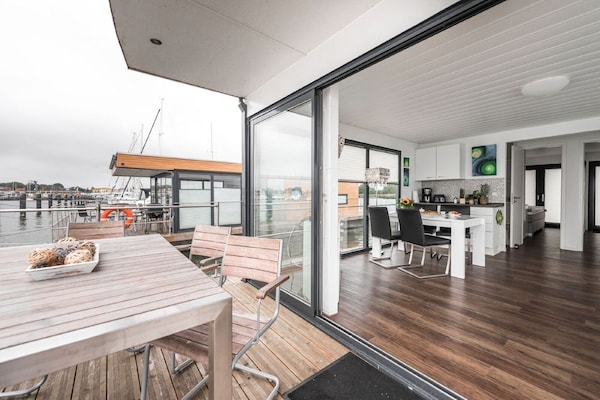Op 500 m van zee: Unieke woonboot voor 6 personen in centrum Barth · 44 m² - thumbnail 5