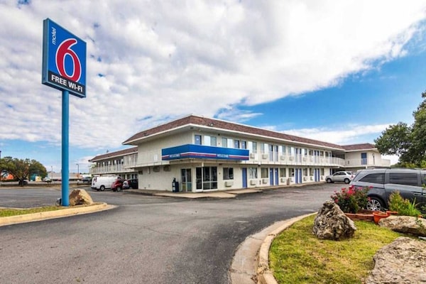 2 Full Beds  Non-smoking - Lake Murray, OK