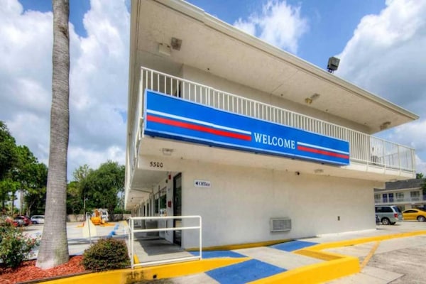 2 Full Beds Micfridge - Orlando