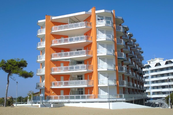 Zonnig penthouse op 30 meter van het strand met terras en zeezicht - thumbnail 1