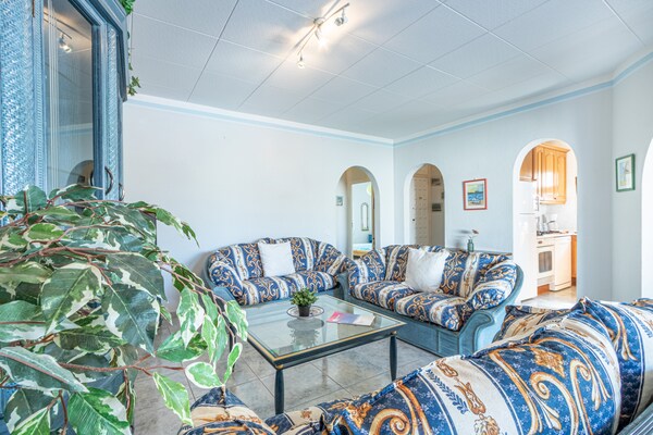 Stijlvolle villa aan de golfbaan in Empuriabrava, 2 km van strand - thumbnail 2