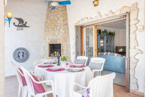 Stijlvolle villa aan de golfbaan in Empuriabrava, 2 km van strand - thumbnail 3
