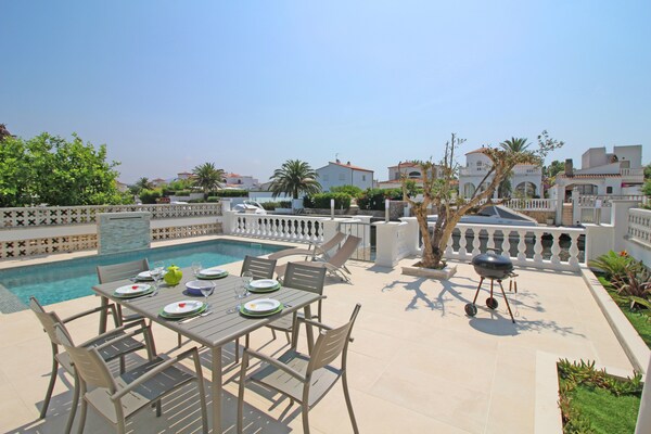 Moderne villa aan de golfbaan in Empuriabrava – 6 personen - thumbnail 6
