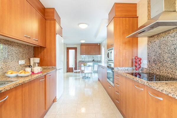 Luxe villa aan golfbaan met privézwembad in Empuriabrava, 10 personen - thumbnail 3