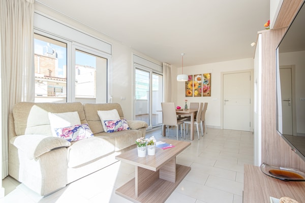 Licht penthouse op 150m van strand Roses, 3 slaapkamers en privéterras - thumbnail 1