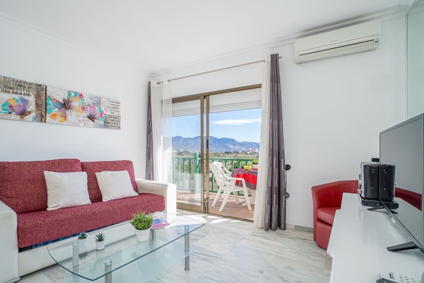 Knus appartement met zeezicht op 300 meter van het strand in Empuriabrava - thumbnail 1