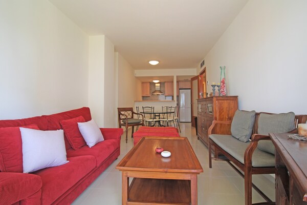 Licht appartement in Roses, 150m van strand met zwembad & parkeerplaats - thumbnail 2