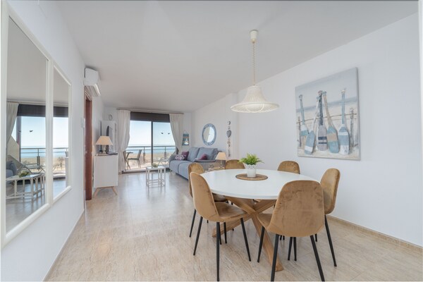 Modern appartement aan zee in Empuriabrava, 50m van het strand - thumbnail 2