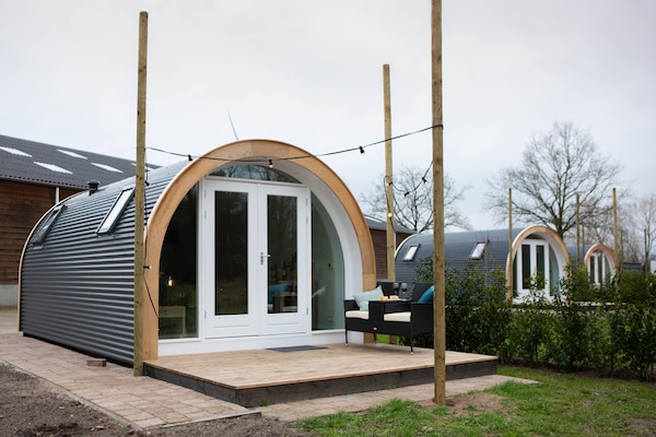 Tiny house De Ree en de Specht: romantisch verblijf in Oirschot - thumbnail 1