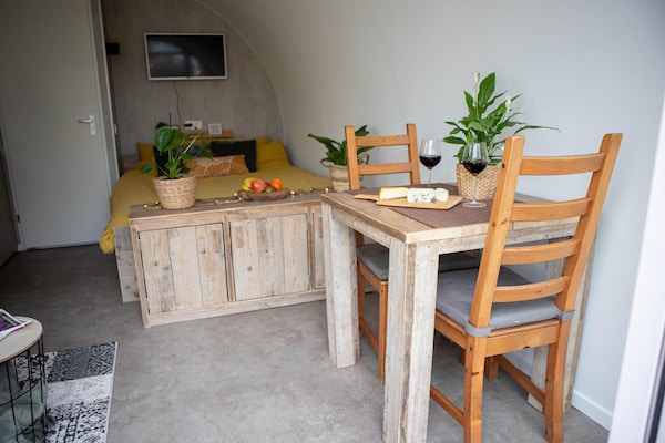 Tiny house De Ree en de Specht: romantisch verblijf in Oirschot - thumbnail 3