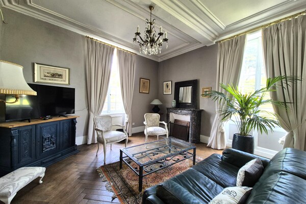 Romantisch verblijf in privéappartement op Château de Baclair - thumbnail 2