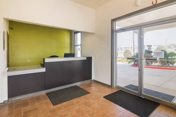Knus studio-appartement met kitchenette in Tyler, Texas - thumbnail 5