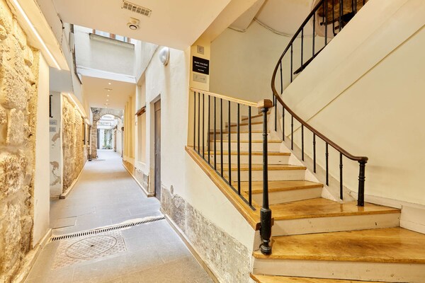 Luxe appartement 6p in hartje Parijs, vlakbij Marais en Montorgueil - thumbnail 2