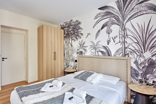 Modern appartement in Haussmann-pand midden in Parijs - thumbnail 3