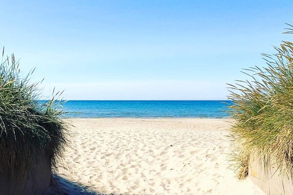 Modern vakantiehuis nabij 12 km lang zandstrand in Skummeslövsstrand - thumbnail 4